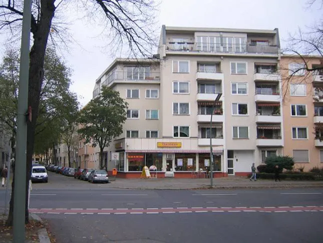 Provisionsfrei aus ZV: Singlewohnung im Dachgeschoss in verkehrsgünstiger Lage – Bild 1