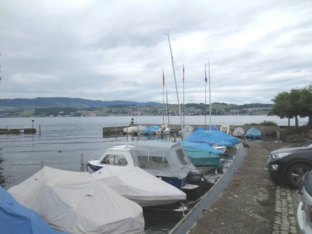 Exklusive Dachgeschosswohnung am Zürichsee (Schweiz), mit unverbaubarem Seeblick & Dachterrasse – Bild 10