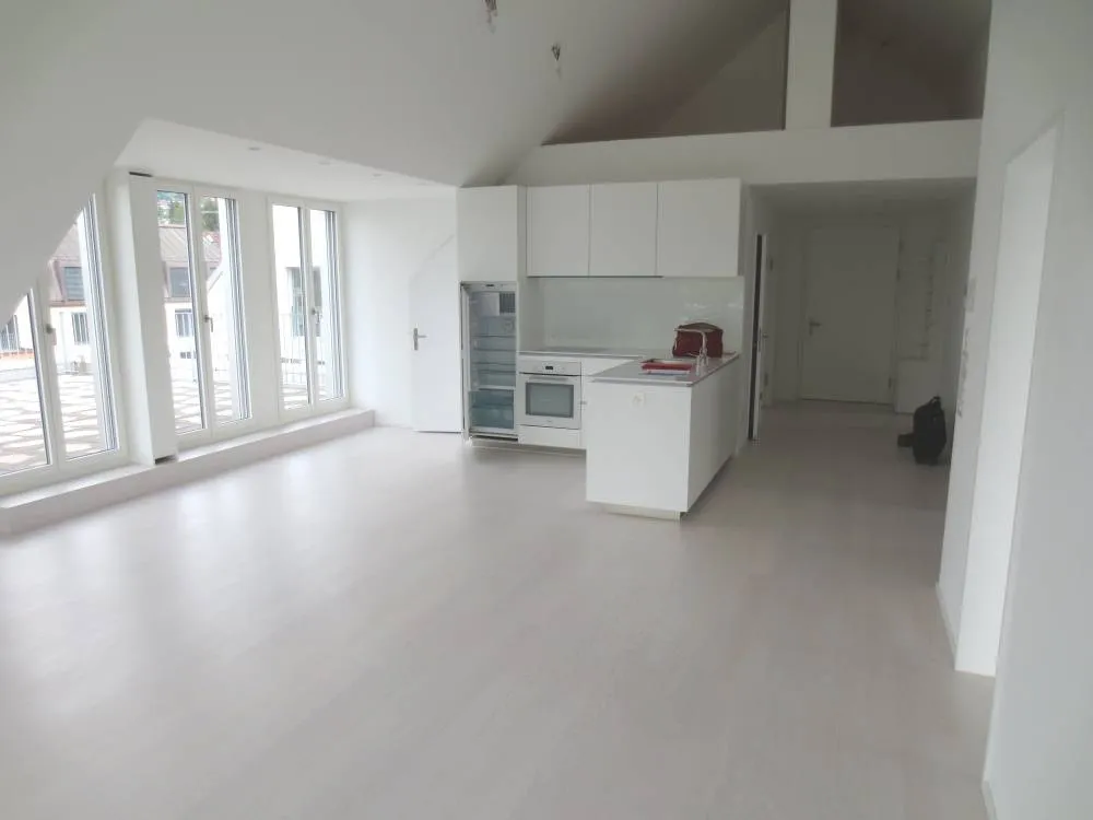 Exklusive Dachgeschosswohnung am Zürichsee (Schweiz), mit unverbaubarem Seeblick & Dachterrasse – Bild 6