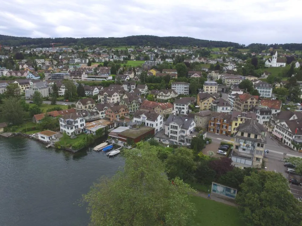 Exklusive Dachgeschosswohnung am Zürichsee (Schweiz), mit unverbaubarem Seeblick & Dachterrasse – Bild 5