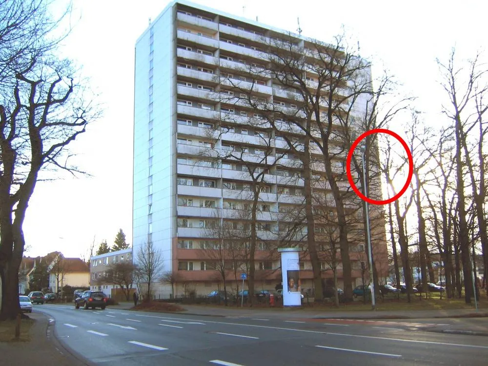 Provisionsfrei aus ZV: Preiswerte Wohnung mit ca. 50 qm in Delmenhorst-Mitte (Bremer Straße) – Bild 1