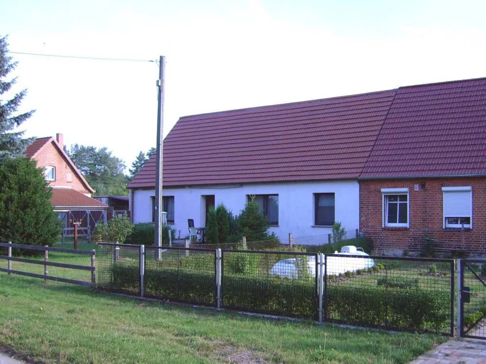 Provisionsfrei aus ZV: Doppelhaushälfte mit großem Grundstück in Gadow (Ostprignitz-Ruppin)