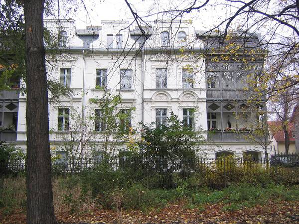 Angebot im gefragten Berlin-Karlshorst: ruhige Eigentumswohnung in grüner Lage – Bild 1