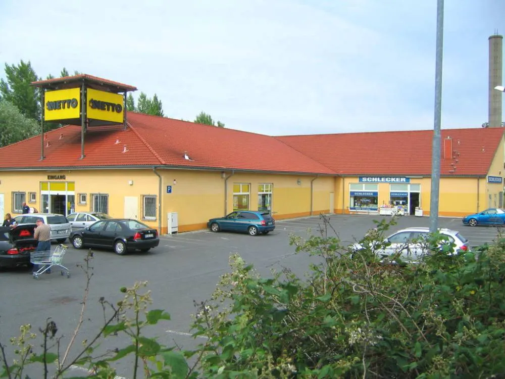 Gewerbegrundstück (Supermarkt & Getränkemarkt) mit Wasserzugang in Berlin-Treptow – Bild 1