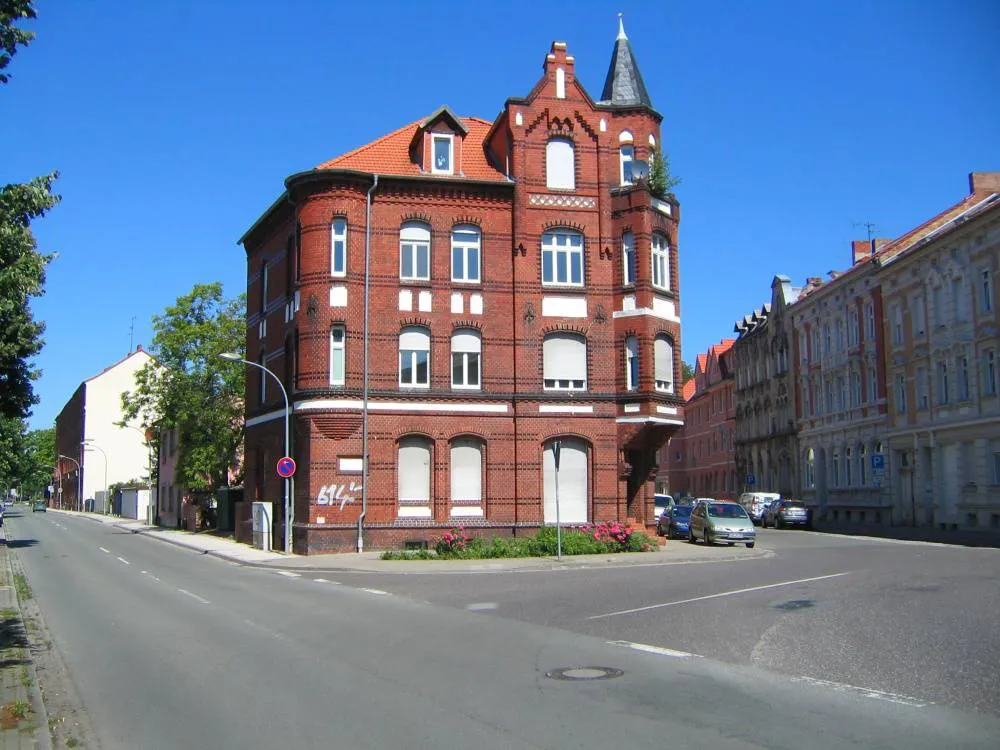 Provisionsfrei aus ZV: Wohn- und Geschäftshaus (8 WE + 1 GE) in zentraler Lage von Stendal (Termin 2