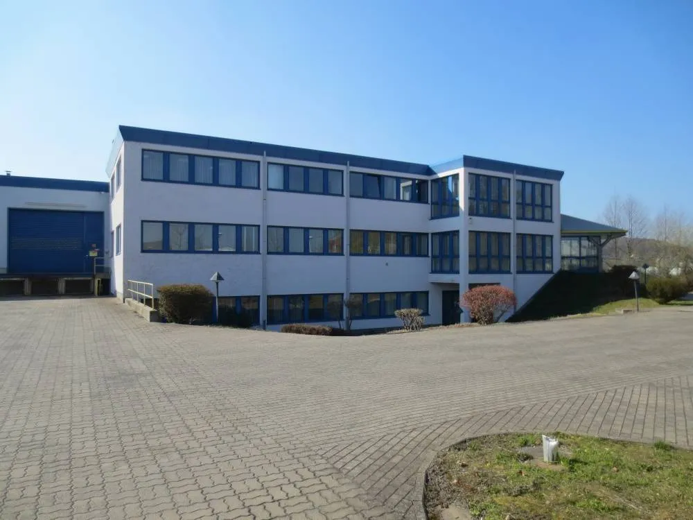Produktions- / Lager- und Büroflächen an erstklassigem Standort (ca. 8.100 qm NF, provisionsfrei) – Bild 1