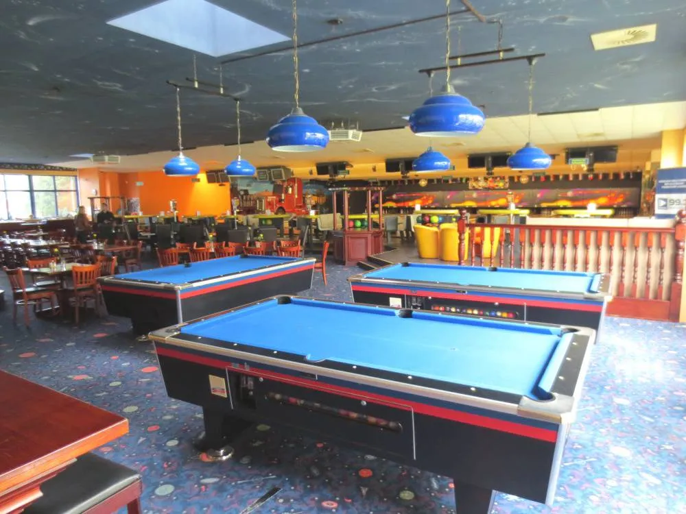 Provisionsfrei: Attraktive Sport- und Freizeitanlage mit Bowlingcenter (Erbbaurecht) in Frankfurt (O) – Bild 8