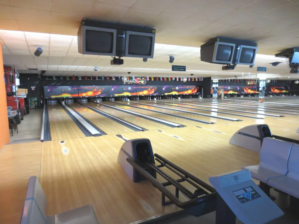 Provisionsfrei: Attraktive Sport- und Freizeitanlage mit Bowlingcenter (Erbbaurecht) in Frankfurt (O) – Bild 5