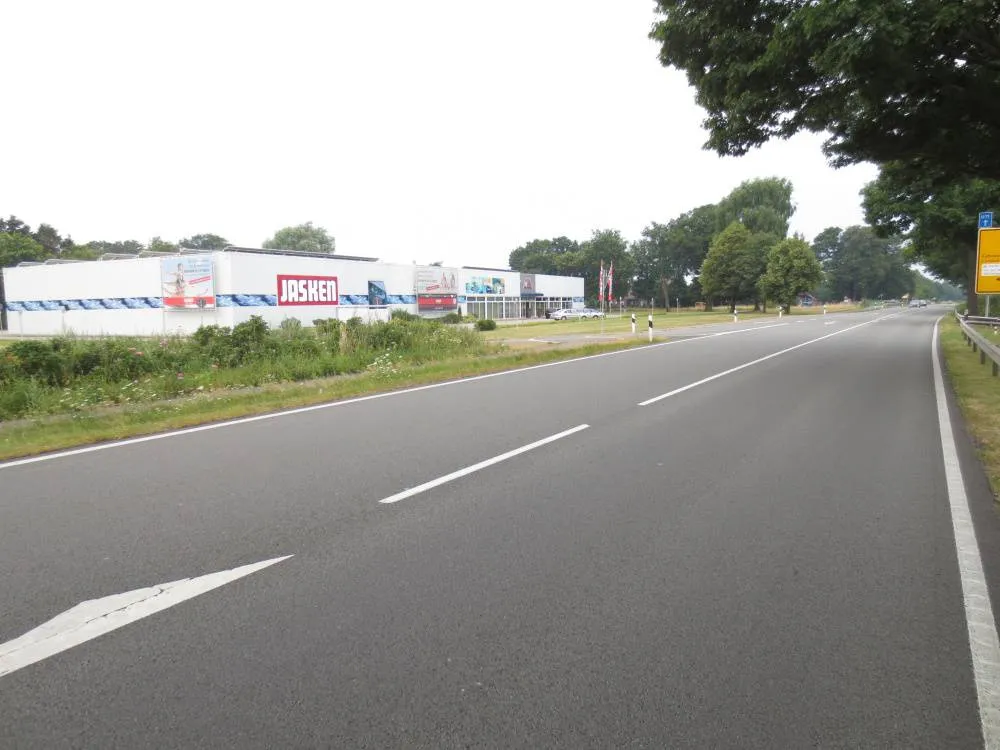 Provisionsfreies Angebot: SB-Markt mit ca. 2.250 qm Nutzfläche in bester Lage (direkt an der B 408) – Bild 7