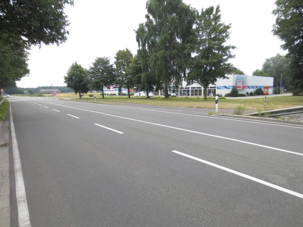 Provisionsfreies Angebot: SB-Markt mit ca. 2.250 qm Nutzfläche in bester Lage (direkt an der B 408) – Bild 6