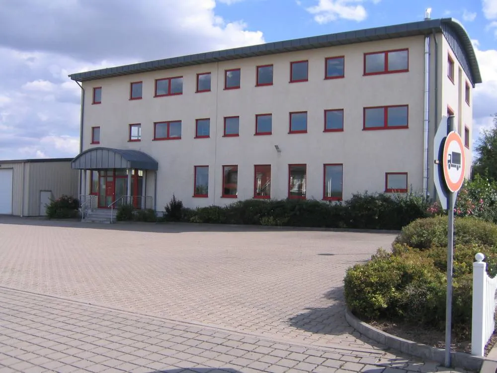 Attraktives Büro- und Ausstellungsgebäude in Egeln (Feld am Bruche) – Bild 1