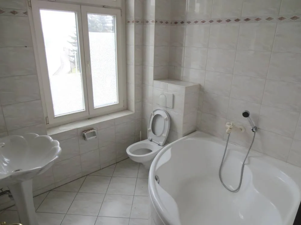 Provisionsfreier Erwerb aus der ZV: Ehem. Hotel & Restaurant mit Büro-/ Wohnfläche (derzeit leer) in Parey/Elbe – hoher Erkennungswert – Bild 12