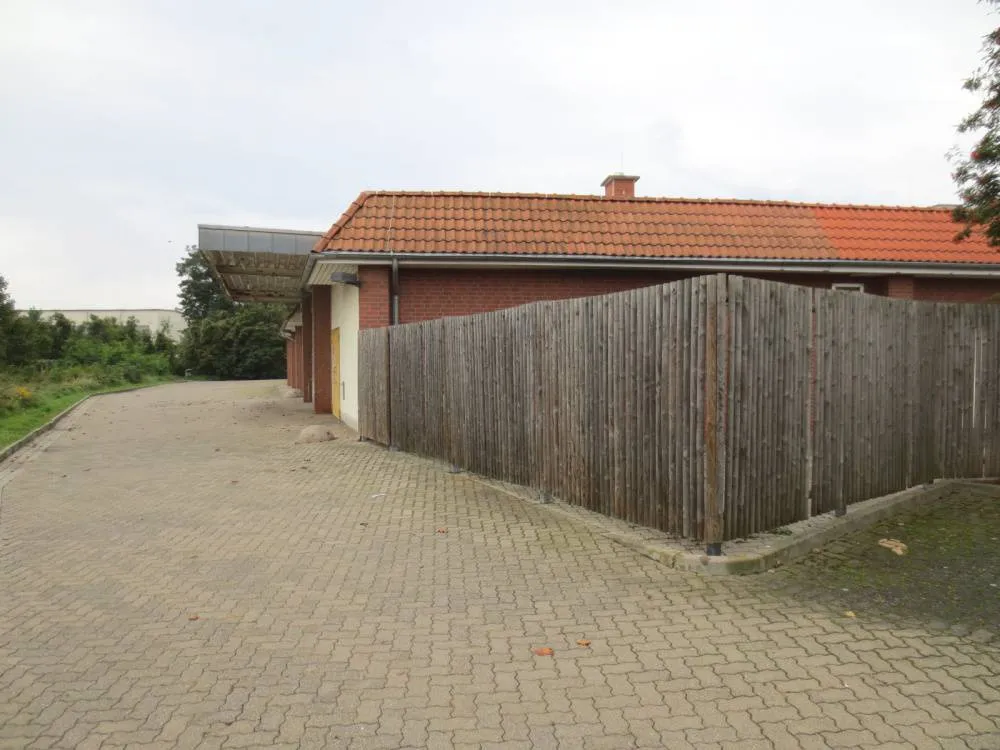 Provisionsfrei: Einzelhandels- / Entwicklungsstandort mit ca. 3.400 qm Nutzfläche am Stadtrand von Elbe; teils vermietet Schönebeck/ – Bild 20