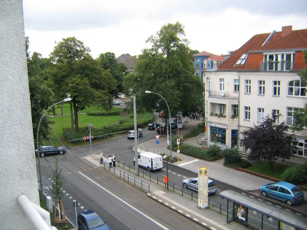 Attraktive, kleine Singlewohnung (Dachgeschoss) in bester Lage von Pankow-Niederschönhausen – Bild 8