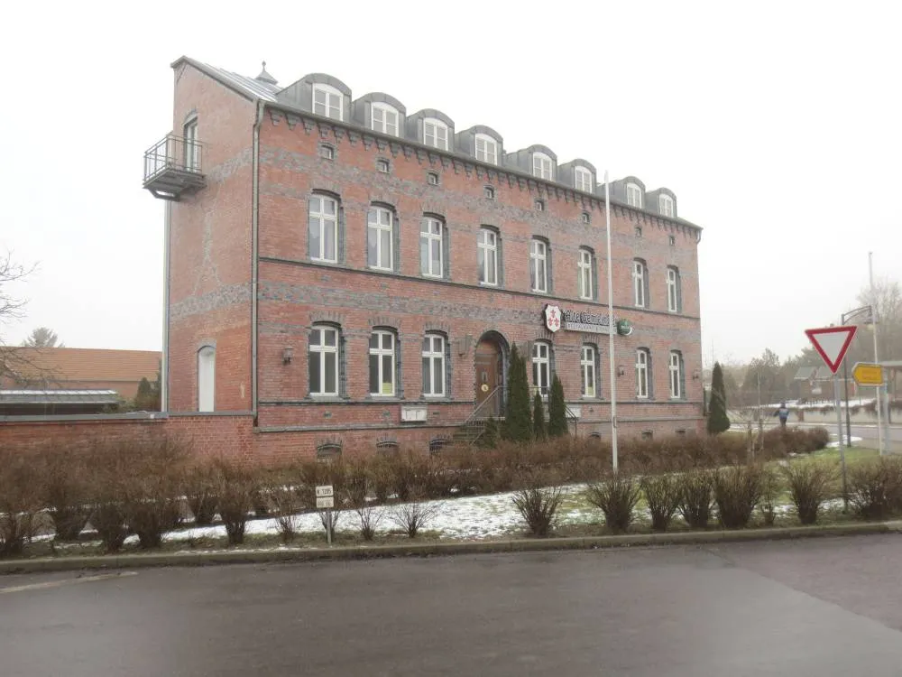 Provisionsfreier Erwerb aus der ZV: Ehem. Hotel & Restaurant mit Büro-/ Wohnfläche (derzeit leer) in Parey/Elbe – hoher Erkennungswert – Bild 18