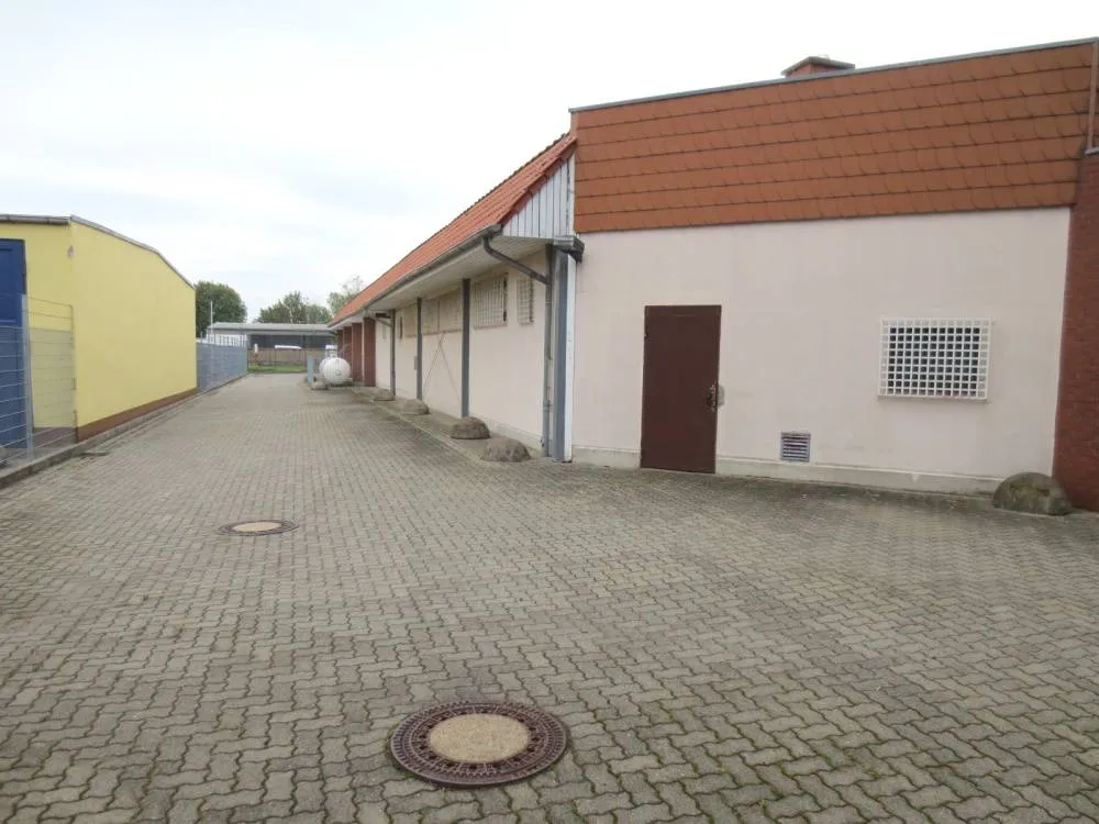 Provisionsfrei: Einzelhandels- / Entwicklungsstandort mit ca. 3.400 qm Nutzfläche am Stadtrand von Elbe; teils vermietet Schönebeck/ – Bild 24