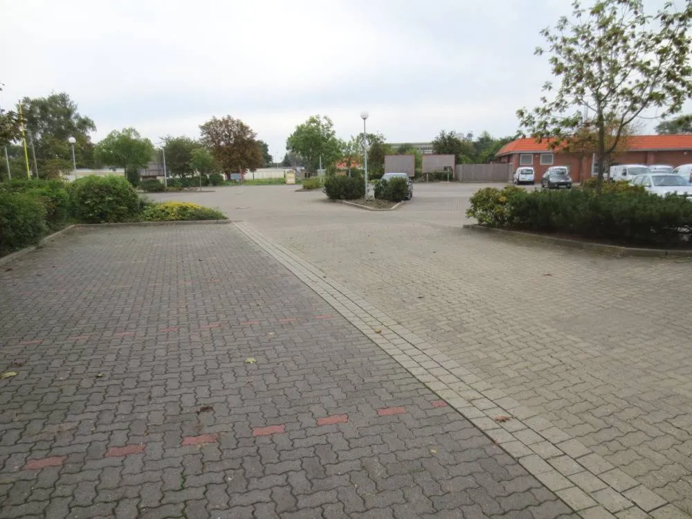 Provisionsfrei: Einzelhandels- / Entwicklungsstandort mit ca. 3.400 qm Nutzfläche am Stadtrand von Elbe; teils vermietet Schönebeck/ – Bild 2