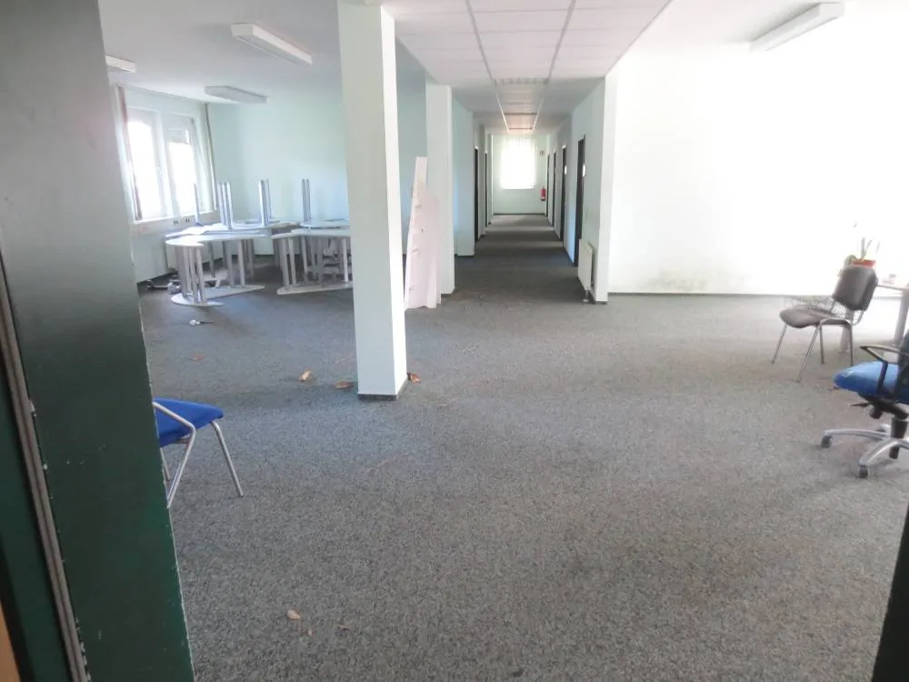 Provisionsfrei aus ZV: Verwaltungsgebäude im Zentrum von Rathenow (ehem. Jobcenter) – Bild 3