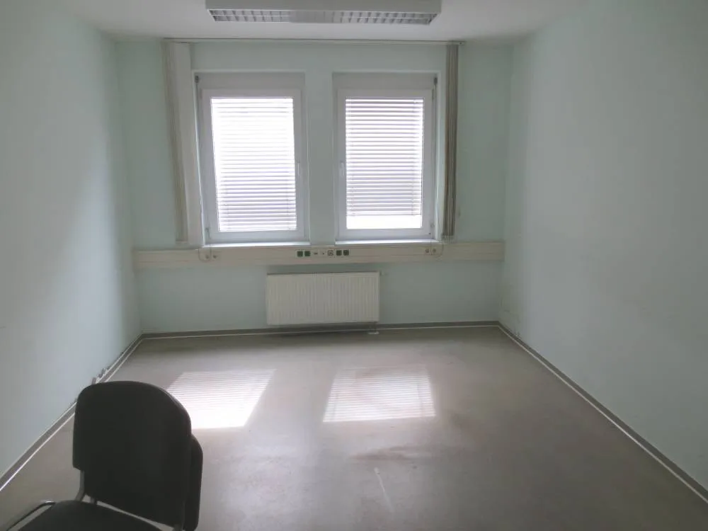 Provisionsfrei aus ZV: Verwaltungsgebäude im Zentrum von Rathenow (ehem. Jobcenter) – Bild 10
