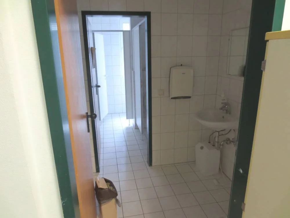 Provisionsfrei aus ZV: Verwaltungsgebäude im Zentrum von Rathenow (ehem. Jobcenter) – Bild 9