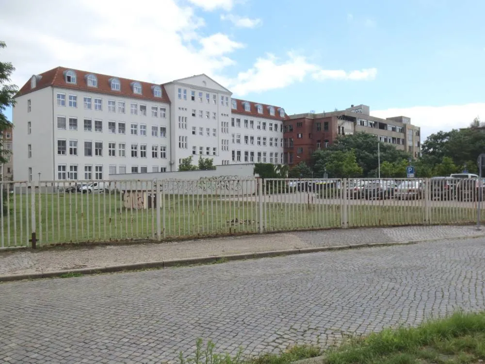 Provisionsfrei aus ZV: Verwaltungsgebäude im Zentrum von Rathenow (ehem. Jobcenter) – Bild 15