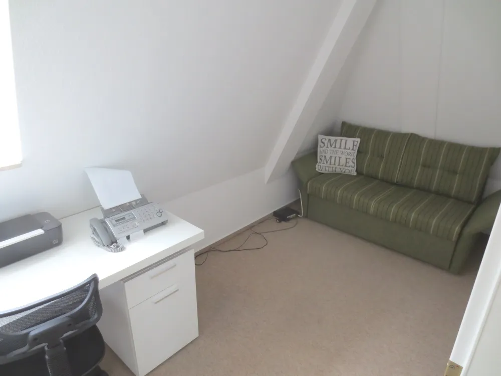 Provisionsfrei für den Käufer: Sonnige Dachgeschosswohnung mit ca. 67 qm - 2 ½ Zimmer, Dachterrasse & Balkon in ruhiger & grüner Lage Biesdorf-Süd – Bild 7