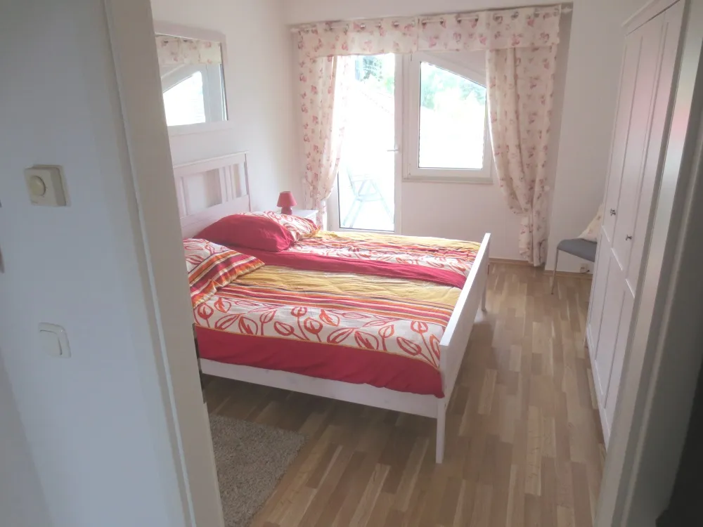 Provisionsfrei für den Käufer: Sonnige Dachgeschosswohnung mit ca. 67 qm - 2 ½ Zimmer, Dachterrasse & Balkon in ruhiger & grüner Lage Biesdorf-Süd – Bild 9