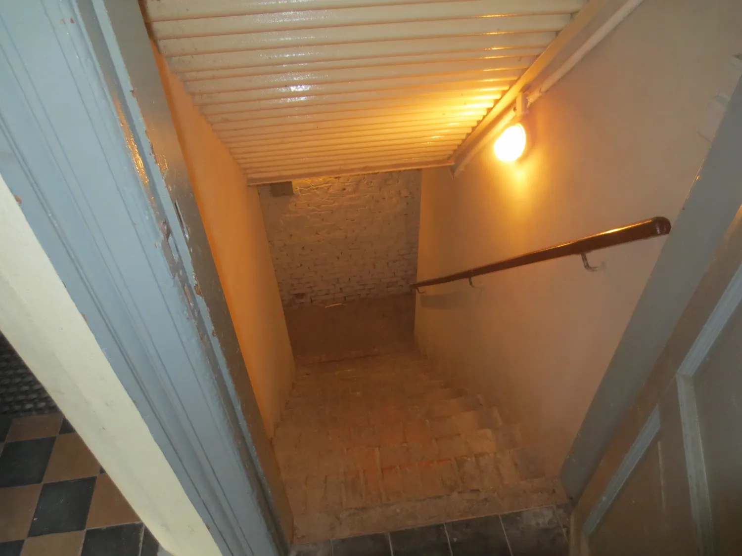 Mit Blick über die Dächer Berlins: Maisonette-Wohnung ca. 65 m² - 2 Zimmer & Dachterrasse zwischen U-Bahnhof Kleistpark und Langenscheidtbrücke – Bild 2