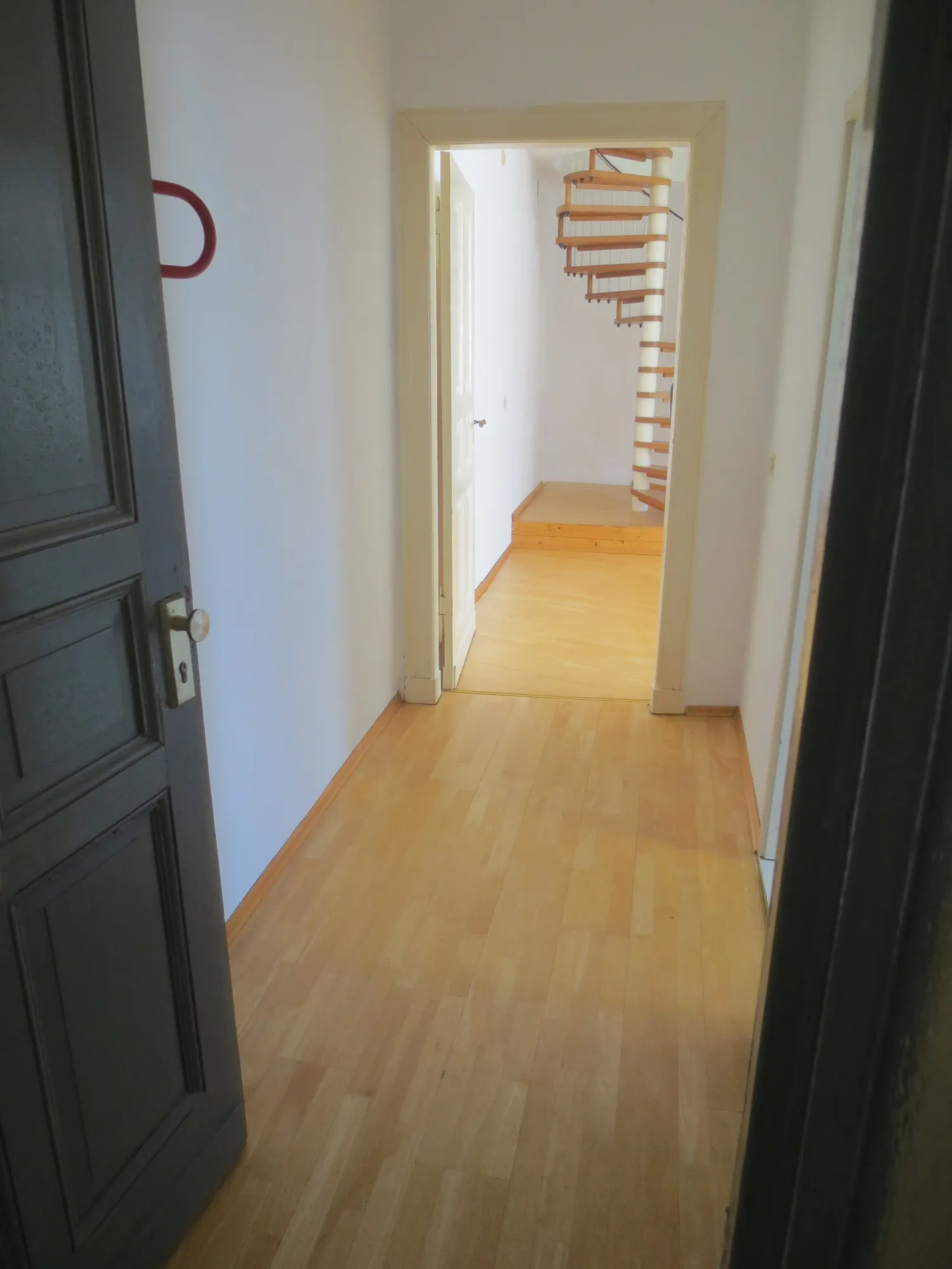 Mit Blick über die Dächer Berlins: Maisonette-Wohnung ca. 65 m² - 2 Zimmer & Dachterrasse zwischen U-Bahnhof Kleistpark und Langenscheidtbrücke – Bild 11