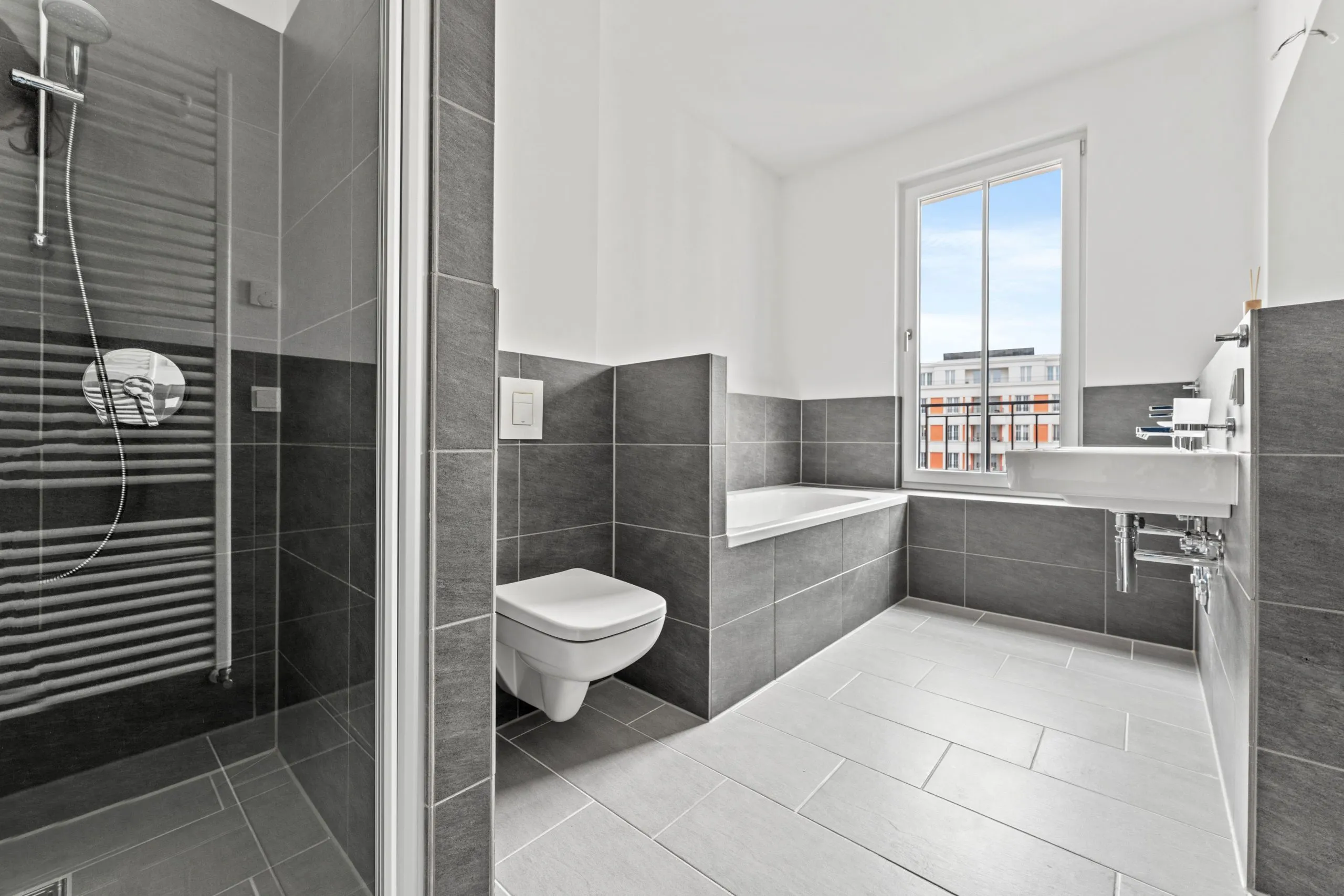 Wohnen in Berlins Mitte: ca. 83 m² - bezugsfreie 3 Zimmer & Loggia („Beuth-Höfe“), opt. TG-Platz – Bild 5