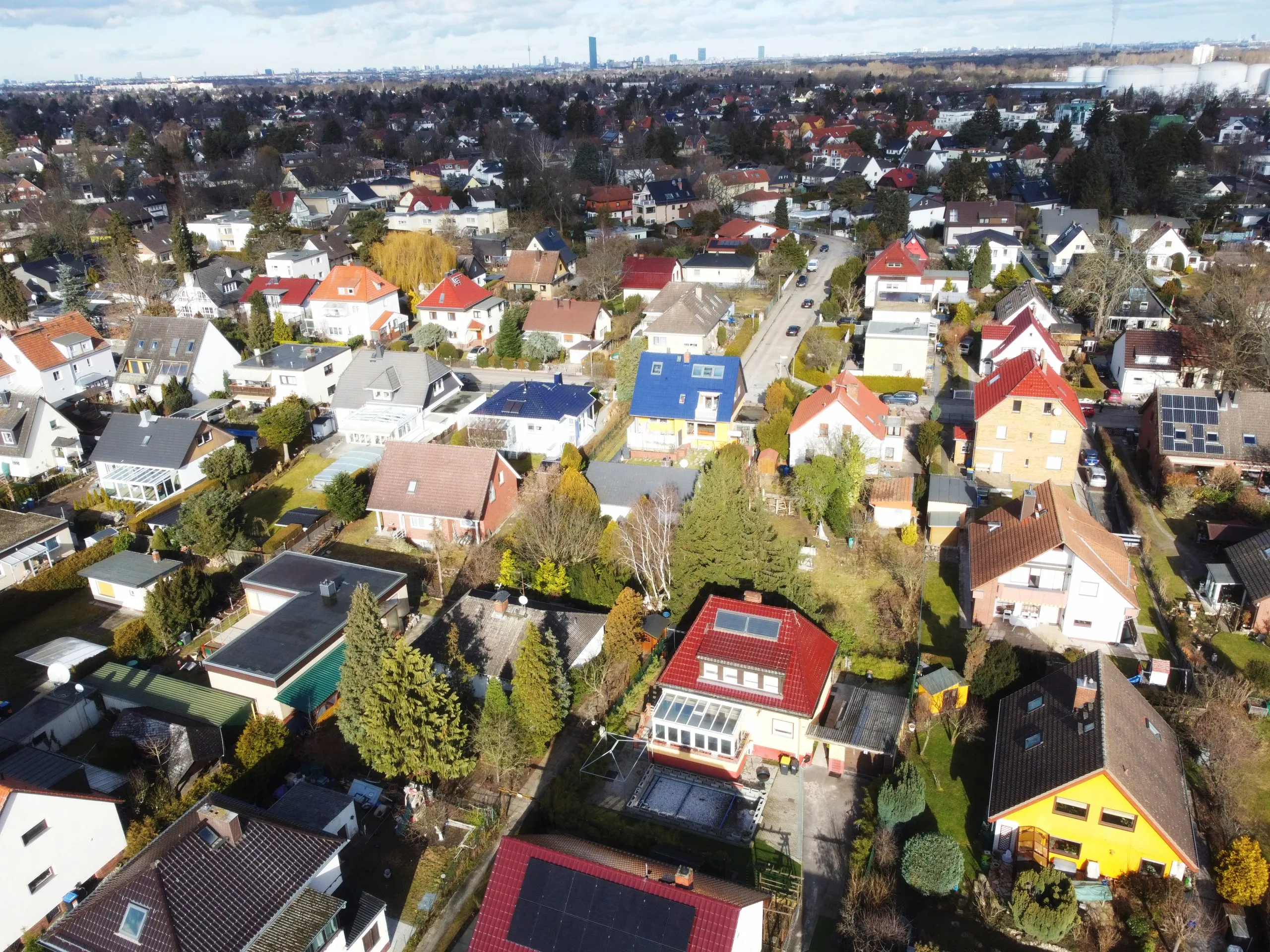 Einfamilienhaus in Berlin-Rudow (bezugsfrei) – 4 Zi. ca. 109 m² Wohnfläche plus ca. 56 m² Souterrain – Bild 4
