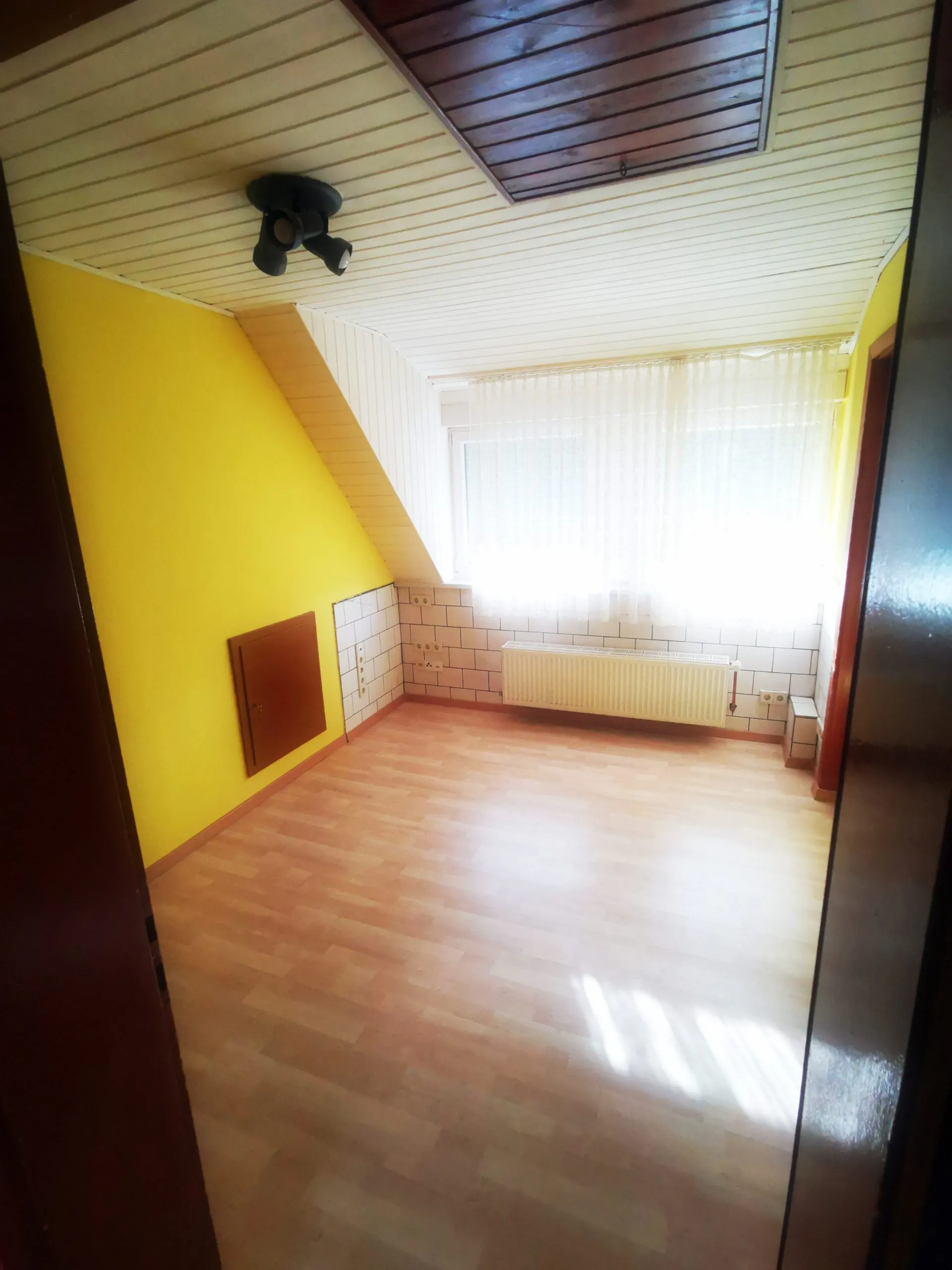 Einfamilienhaus in Berlin-Rudow (bezugsfrei) – 4 Zi. ca. 109 m² Wohnfläche plus ca. 56 m² Souterrain – Bild 4