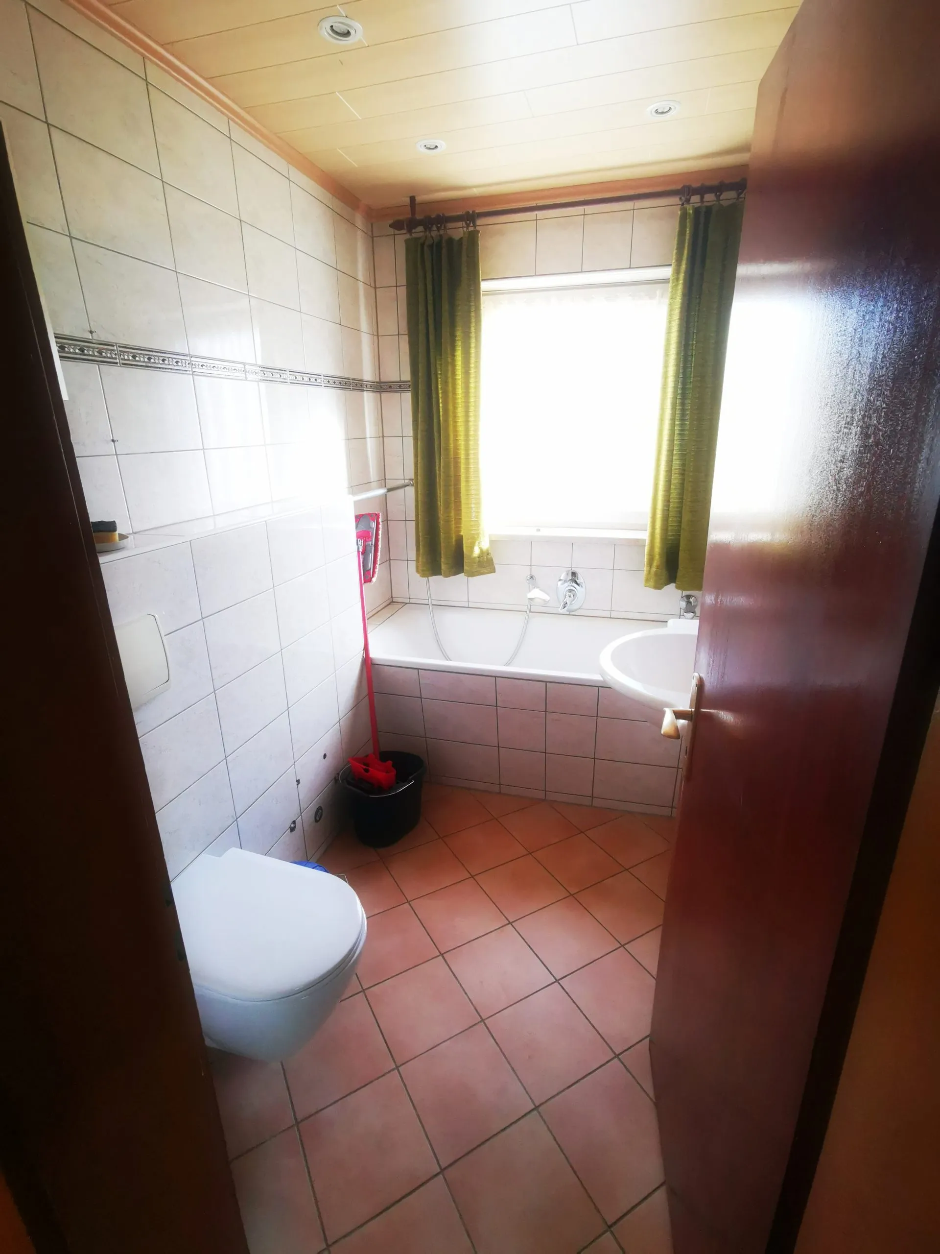 Einfamilienhaus in Berlin-Rudow (bezugsfrei) – 4 Zi. ca. 109 m² Wohnfläche plus ca. 56 m² Souterrain – Bild 13