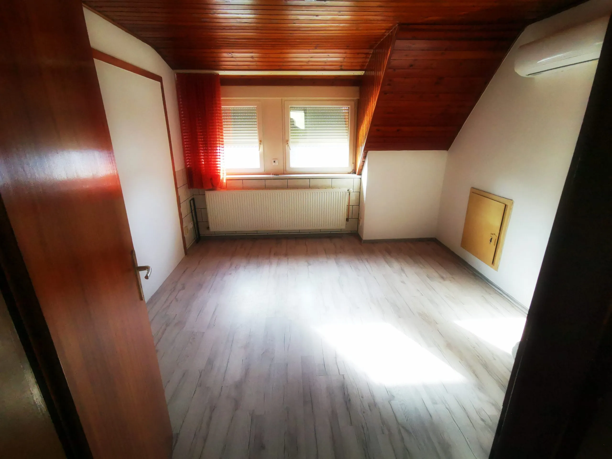 Einfamilienhaus in Berlin-Rudow (bezugsfrei) – 4 Zi. ca. 109 m² Wohnfläche plus ca. 56 m² Souterrain – Bild 7