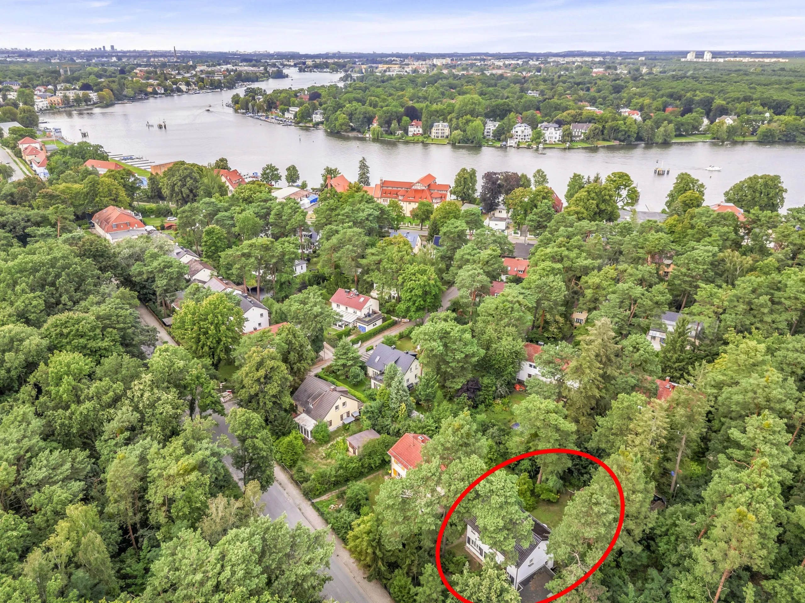 Einfamilienhaus –mit Geschichte &Potenzial– ca. 130 m² Wohnen auf 870 m² Grund, Wald &Wasser nebenan – Bild 1
