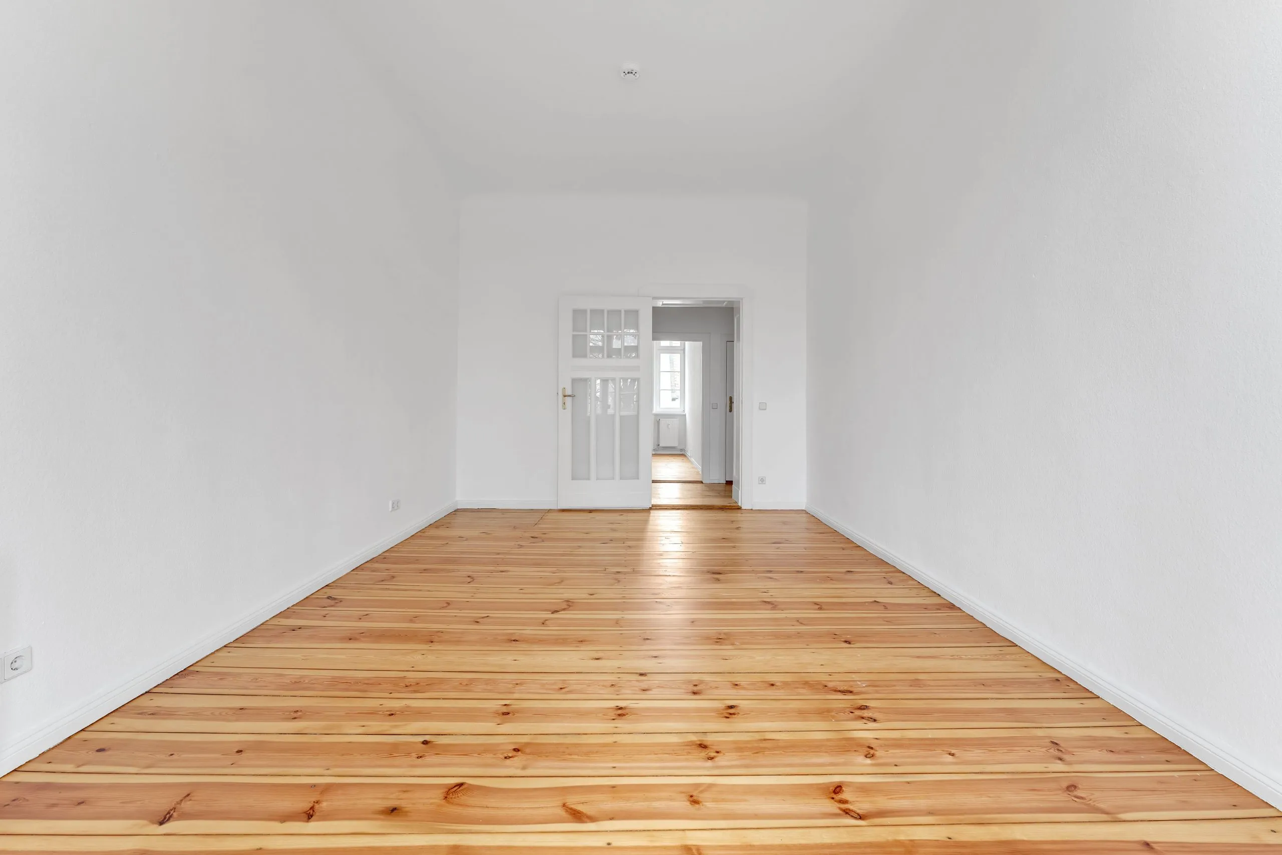 Schicke 3-Zimmer-WE, Balkon & Blick ins Grüne: ca. 75 m² am Plänterwald (bezugsfrei & renoviert) – Bild 10