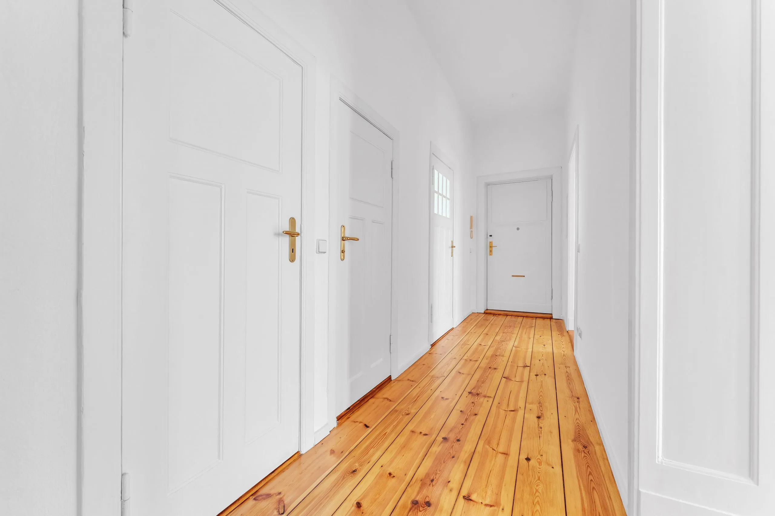Schicke 3-Zimmer-WE, Balkon & Blick ins Grüne: ca. 75 m² am Plänterwald (bezugsfrei & renoviert) – Bild 9