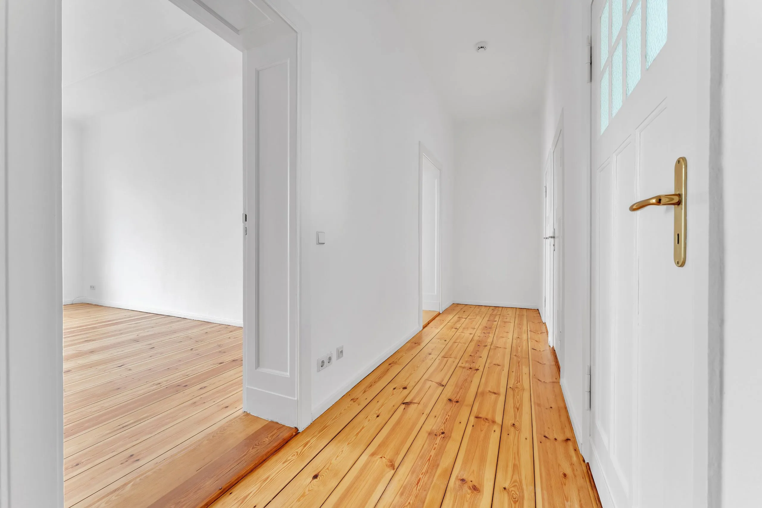 Schicke 3-Zimmer-WE, Balkon & Blick ins Grüne: ca. 75 m² am Plänterwald (bezugsfrei & renoviert) – Bild 2