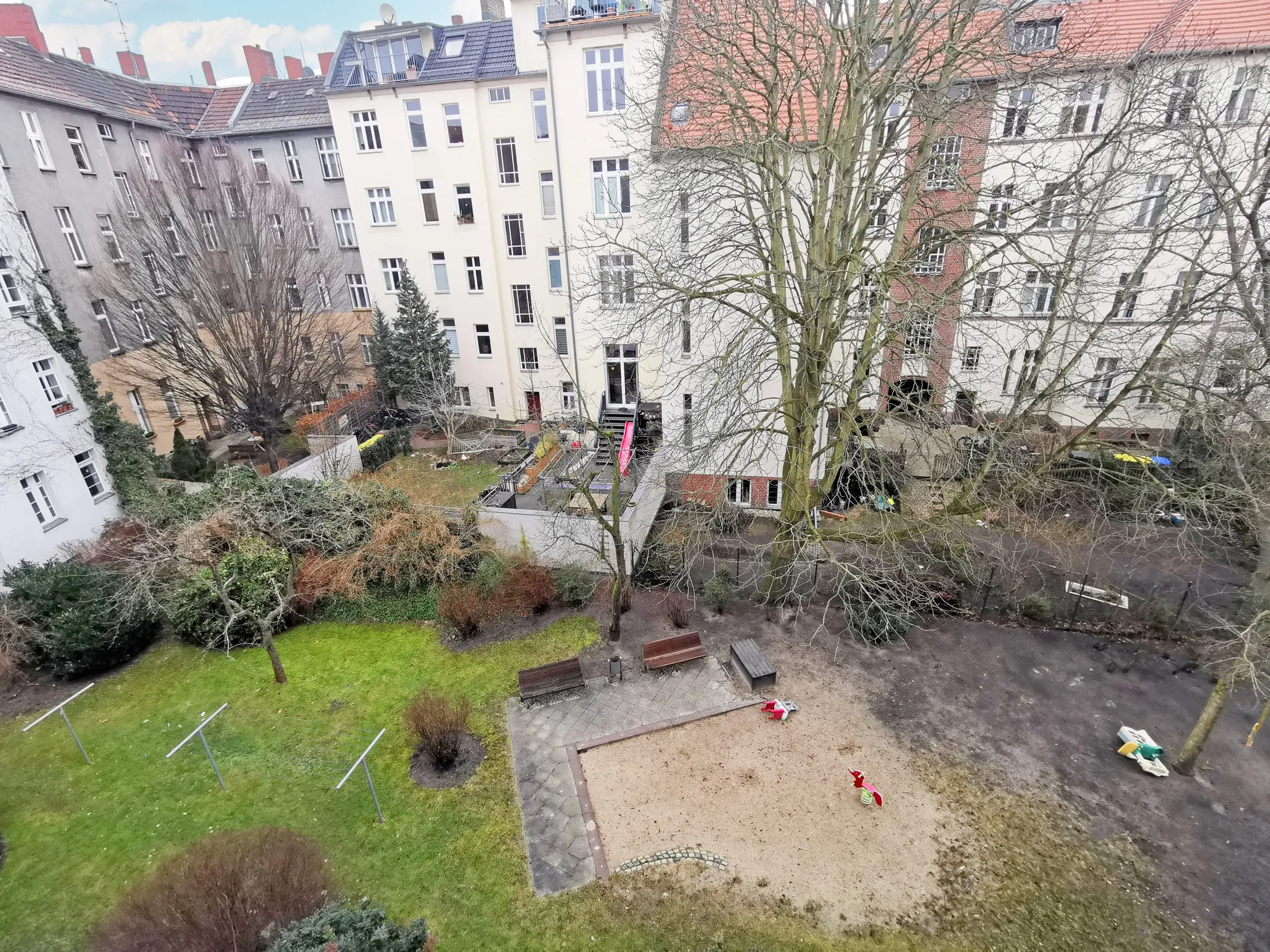 Schicke 3-Zimmer-WE, Balkon & Blick ins Grüne: ca. 75 m² am Plänterwald (bezugsfrei & renoviert) – Bild 2