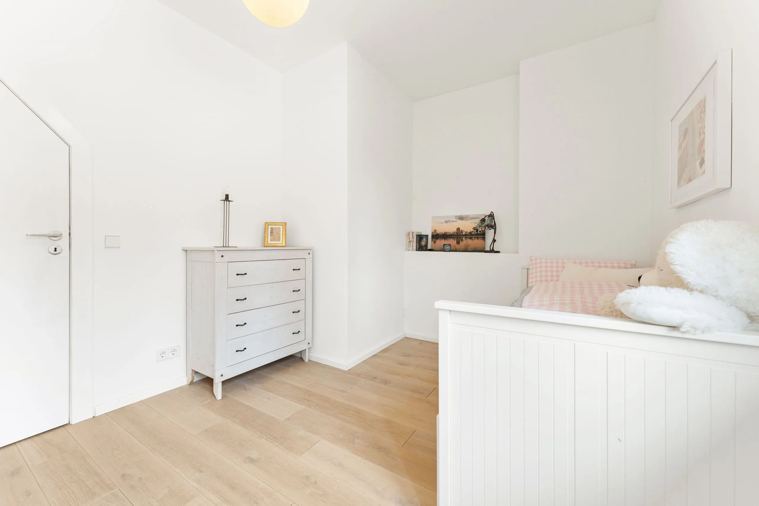 Villa in Zehlendorf - 7 Zimmer mit ca. 260 m² Wohn- und ca. 116 m² Nutzfläche auf 1.000 m² Grund – Bild 23