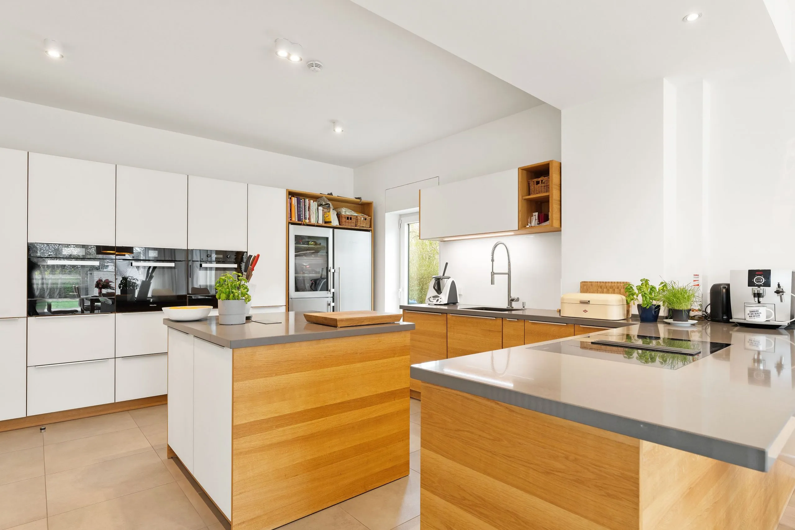 Villa in Zehlendorf - 7 Zimmer mit ca. 260 m² Wohn- und ca. 116 m² Nutzfläche auf 1.000 m² Grund – Bild 20