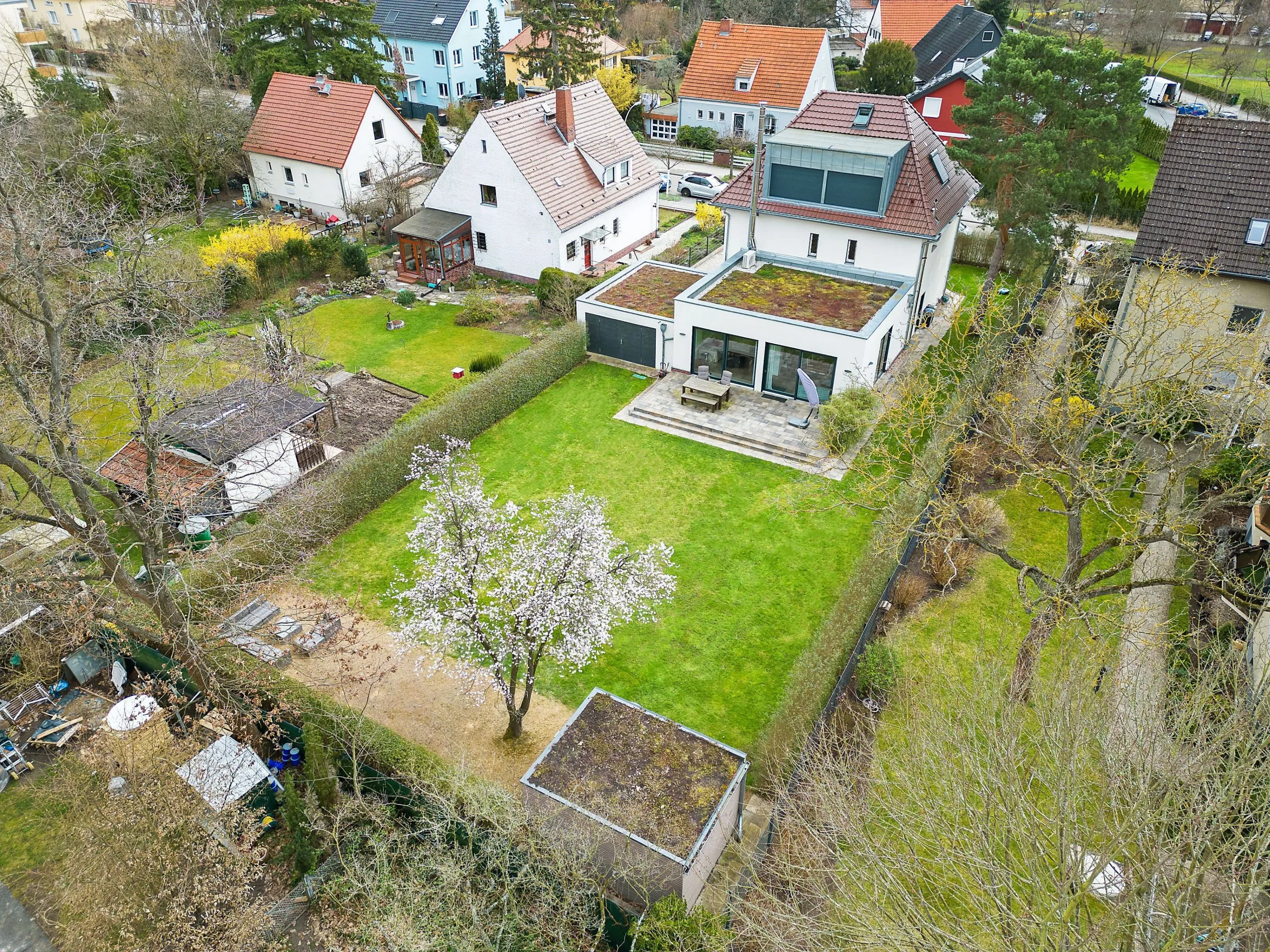 Villa in Zehlendorf - 7 Zimmer mit ca. 260 m² Wohn- und ca. 116 m² Nutzfläche auf 1.000 m² Grund – Bild 5