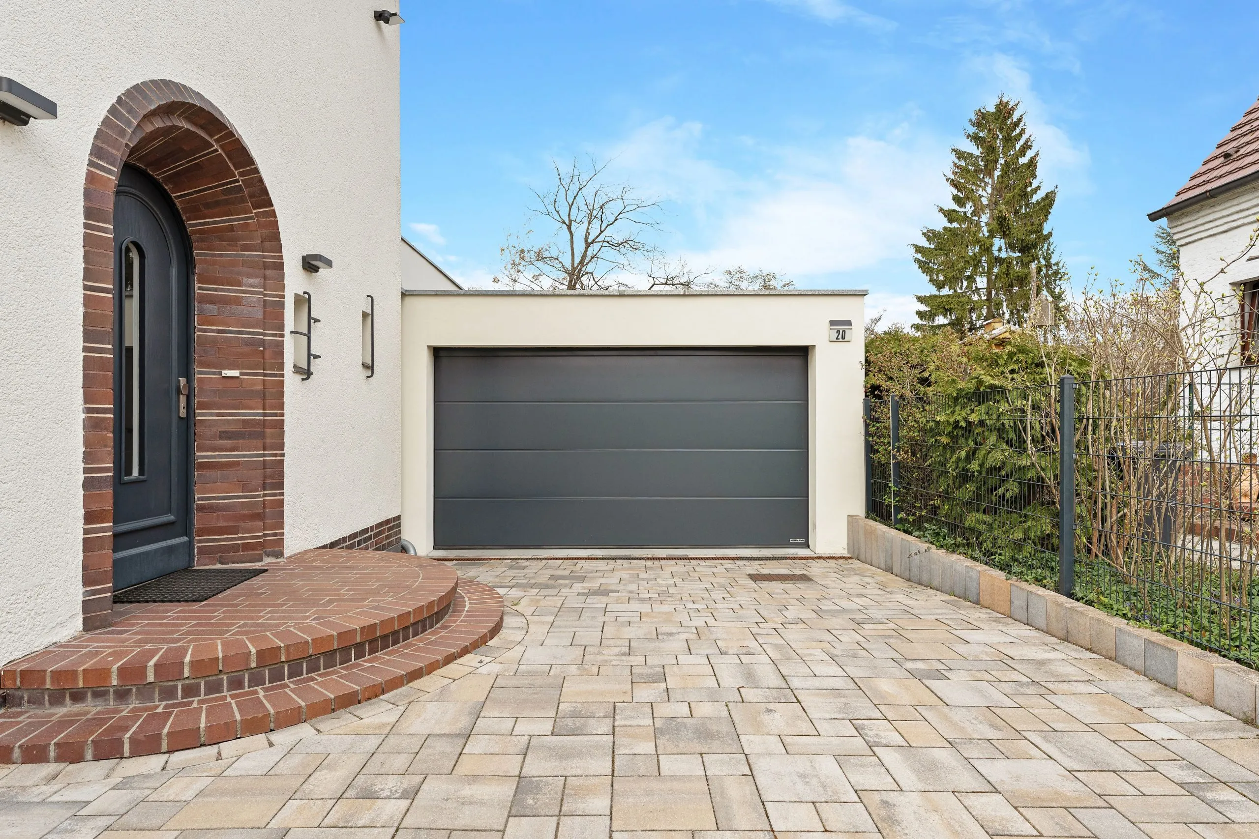 Villa in Zehlendorf - 7 Zimmer mit ca. 260 m² Wohn- und ca. 116 m² Nutzfläche auf 1.000 m² Grund – Bild 7