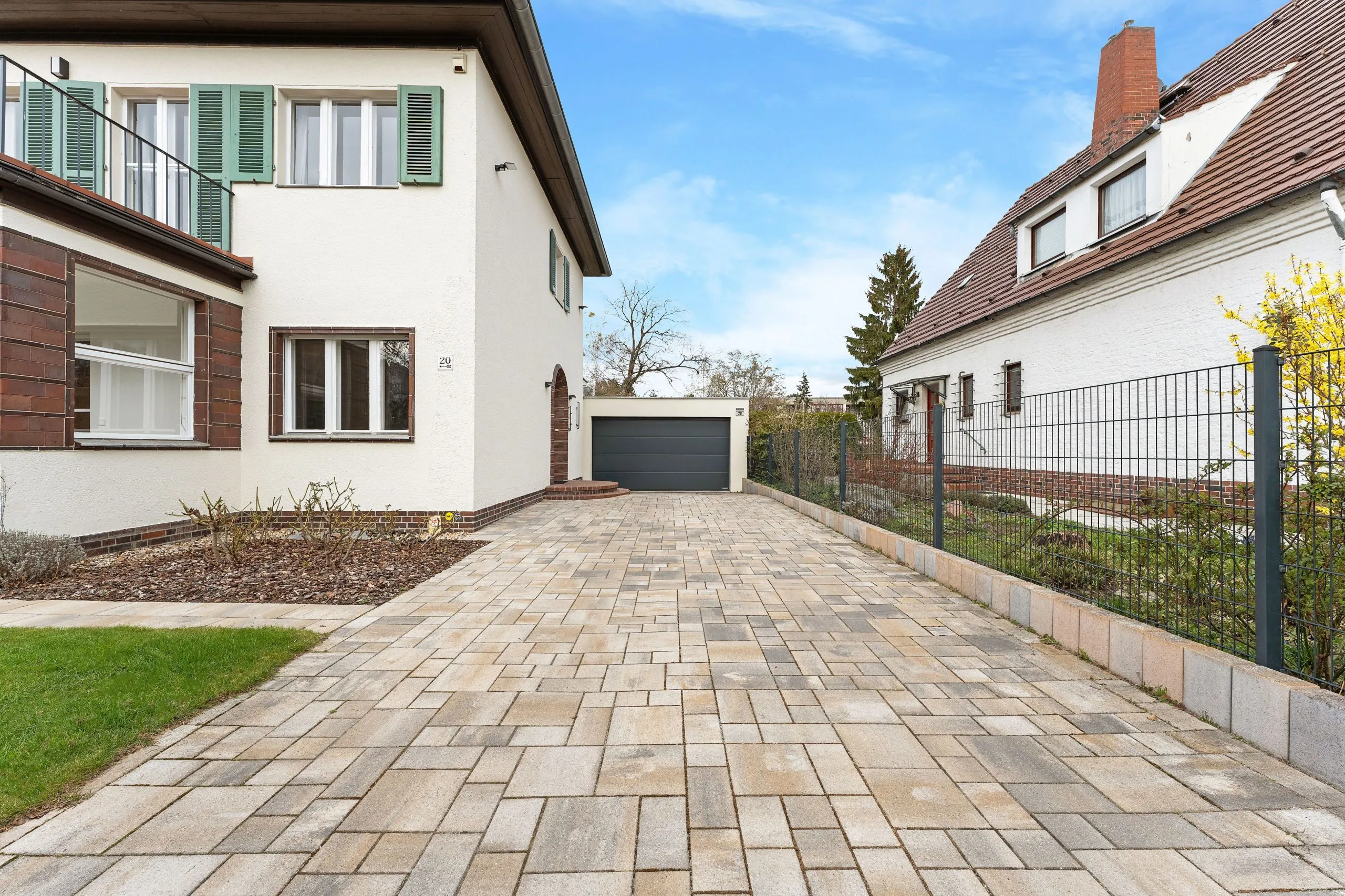 Villa in Zehlendorf - 7 Zimmer mit ca. 260 m² Wohn- und ca. 116 m² Nutzfläche auf 1.000 m² Grund – Bild 6