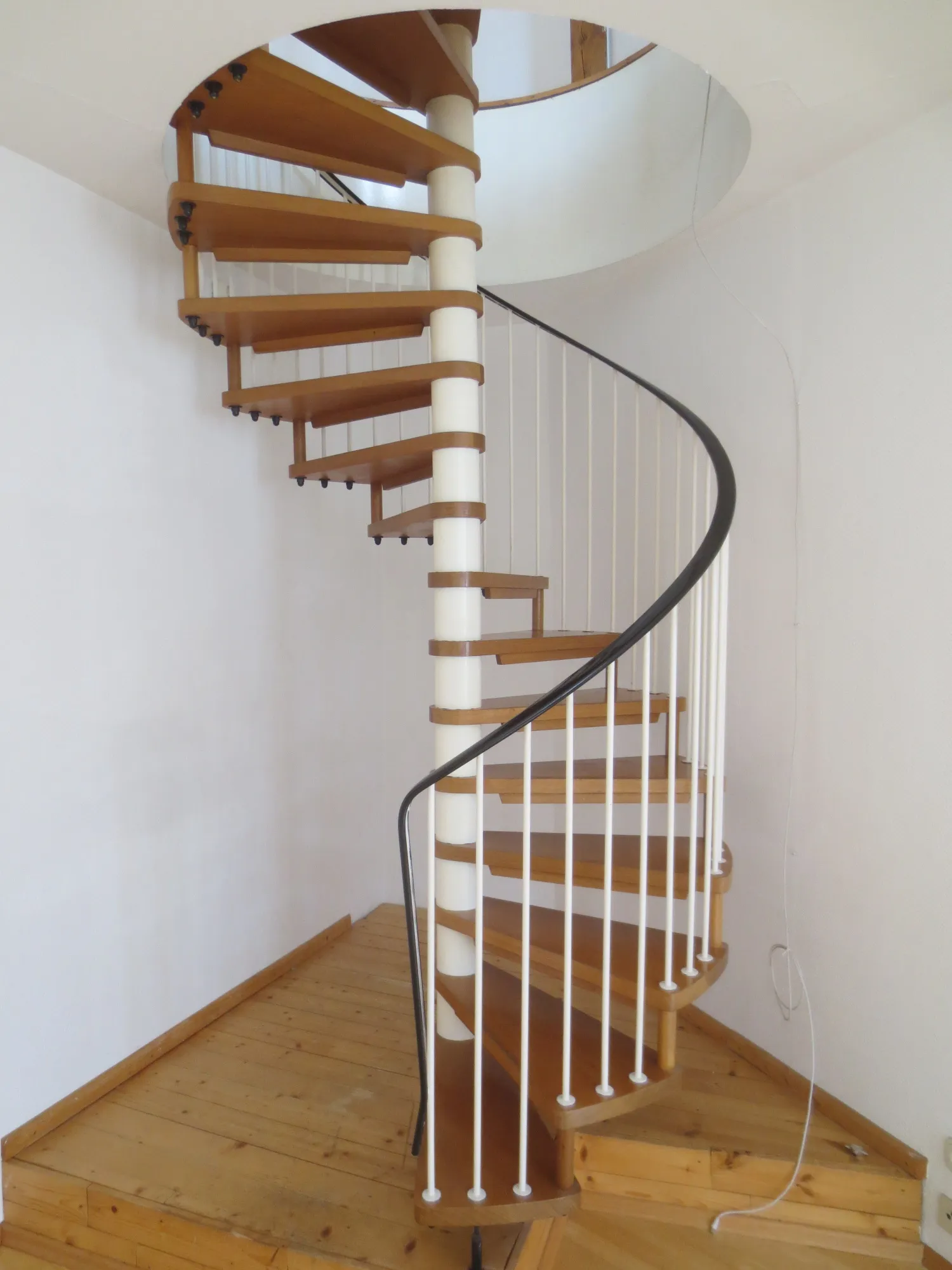 Mit Blick über die Dächer Berlins: Maisonette-Wohnung ca. 65 m² - 2 Zimmer & Dachterrasse zwischen U-Bahnhof Kleistpark und Langenscheidtbrücke – Bild 15