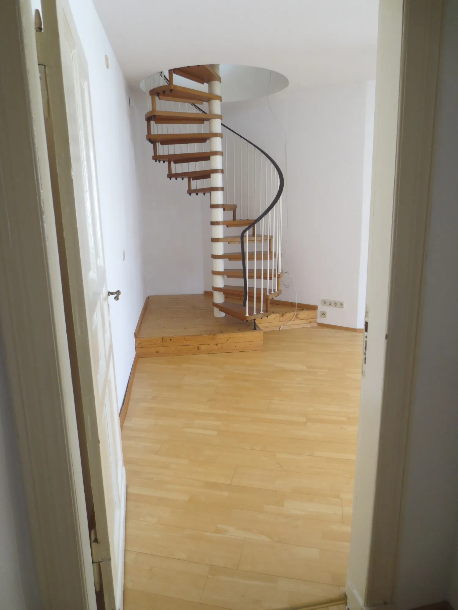Mit Blick über die Dächer Berlins: Maisonette-Wohnung ca. 65 m² - 2 Zimmer & Dachterrasse zwischen U-Bahnhof Kleistpark und Langenscheidtbrücke – Bild 13