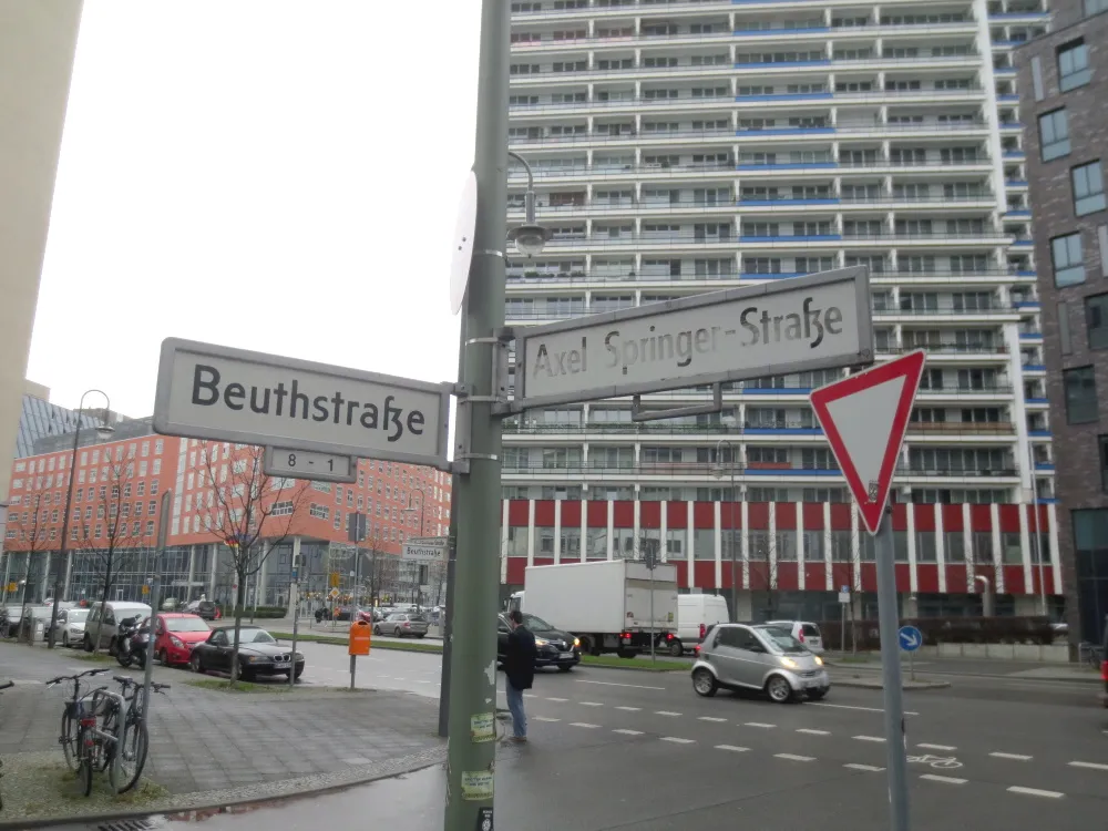 Ein Schmuckstück in Berlins Mitte: Penthouse-Wohnung ca. 137 m² - 4 Zimmer & 2 Dachterrassen („Beuth-Höfe“), inkl. TG-Stellplatz – Bild 5