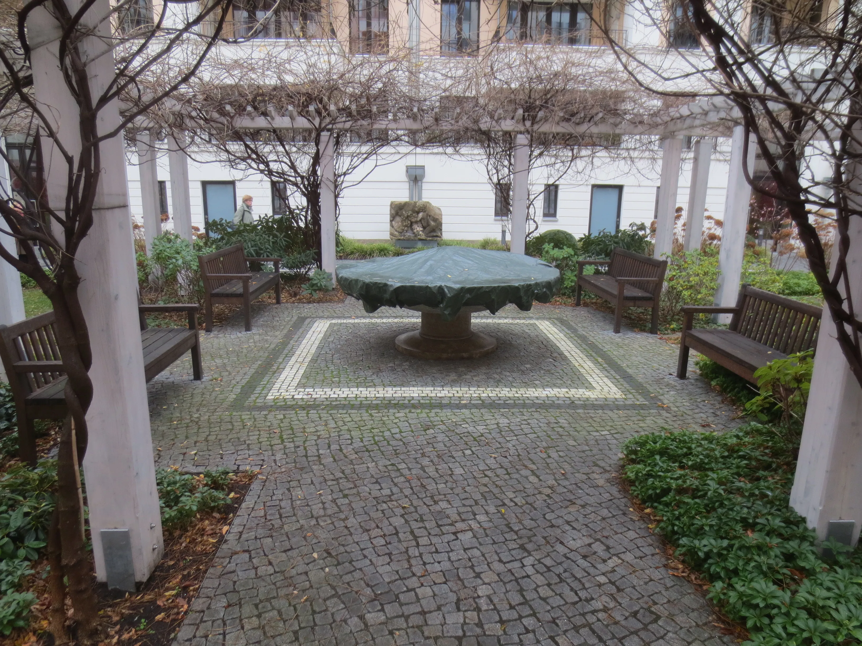 Ein Schmuckstück in Berlins Mitte: Penthouse-Wohnung ca. 137 m² - 4 Zimmer & 2 Dachterrassen („Beuth-Höfe“), inkl. TG-Stellplatz – Bild 1