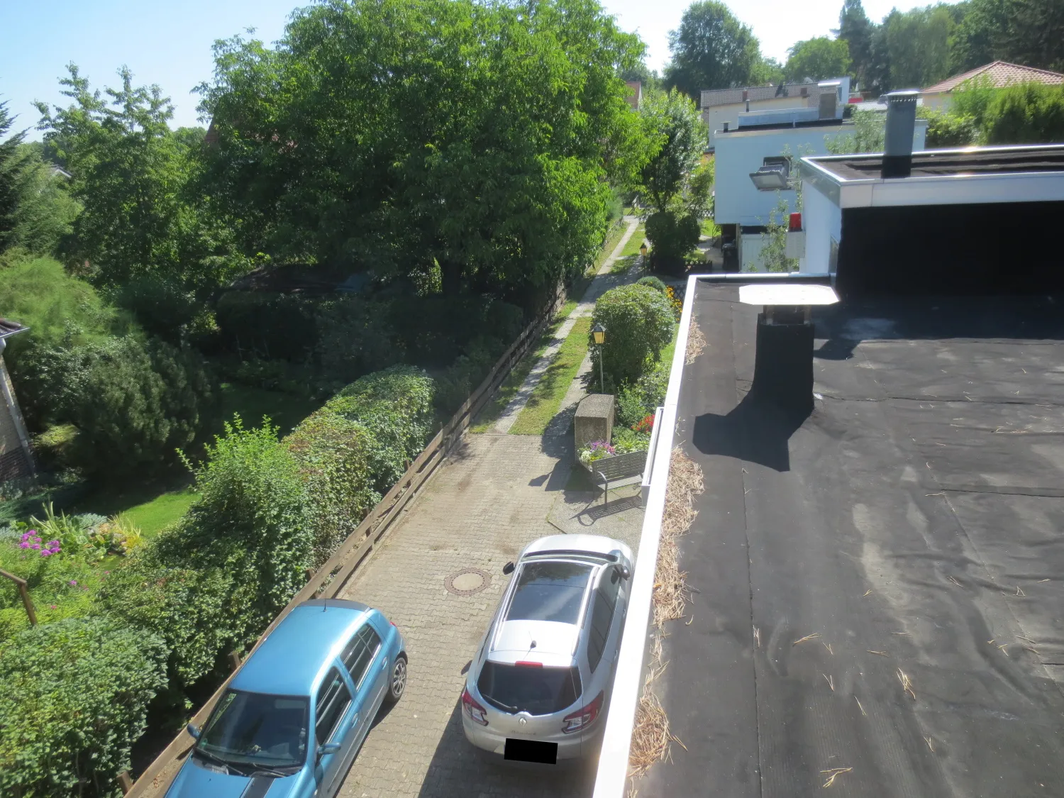 Wohnen in Gatow – „Dorf in der Stadt“: bezugsfreies Einfamilienhaus in sehr schöner Lage, ca. 168 qm Wohnfläche (Renovierungsbedarf) + Doppelgarage zu verkaufen – Bild 2