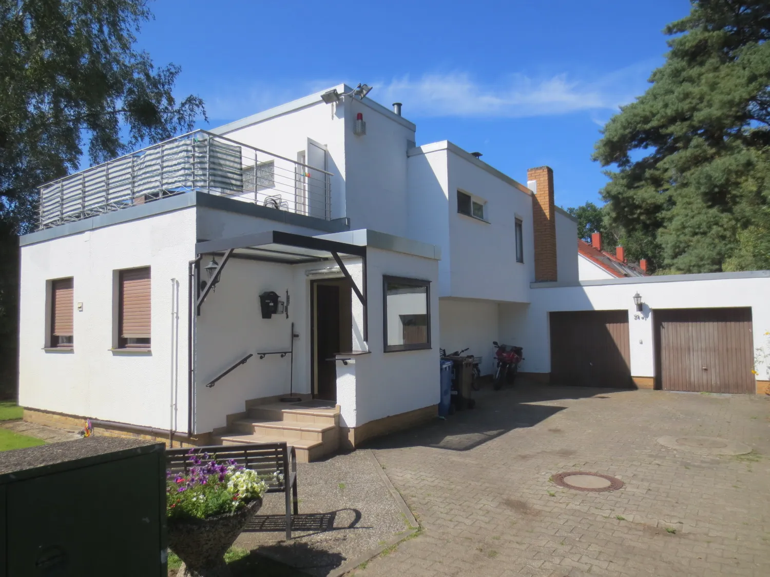 Wohnen in Gatow – „Dorf in der Stadt“: bezugsfreies Einfamilienhaus in sehr schöner Lage, ca. 168 qm Wohnfläche (Renovierungsbedarf) + Doppelgarage zu verkaufen – Bild 8